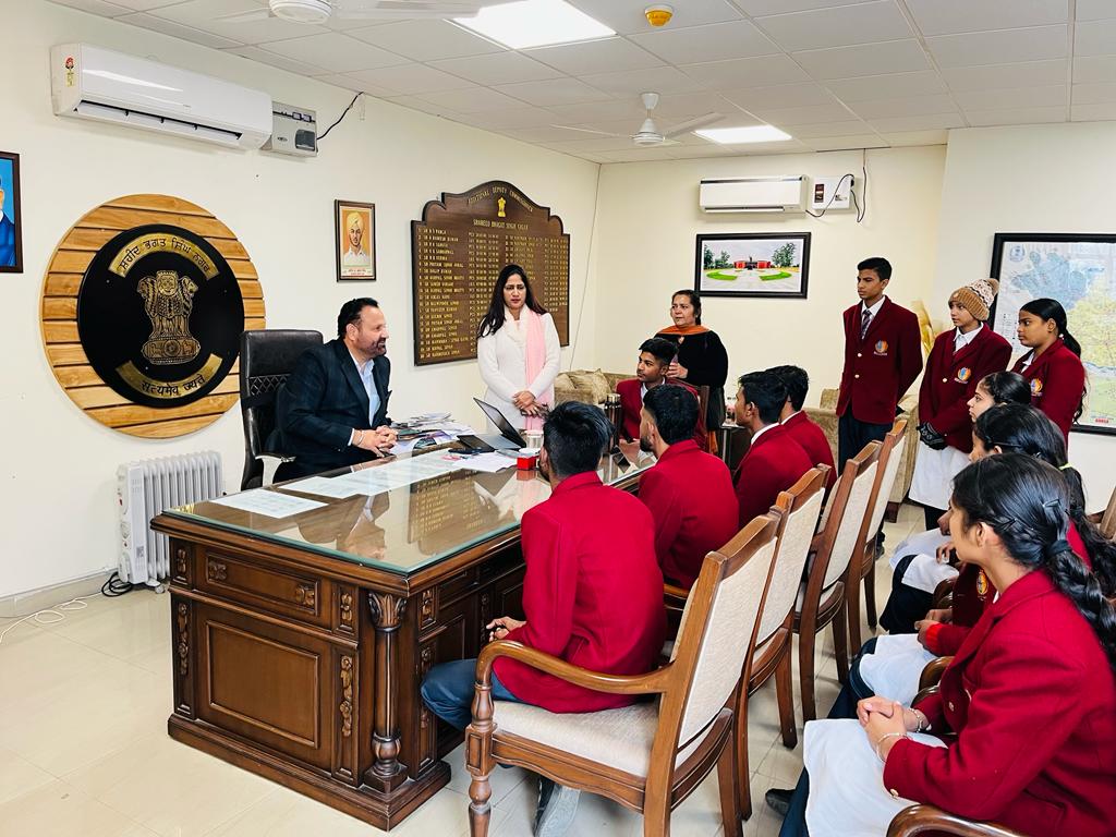 Children of School of Eminence visited the district administration complex